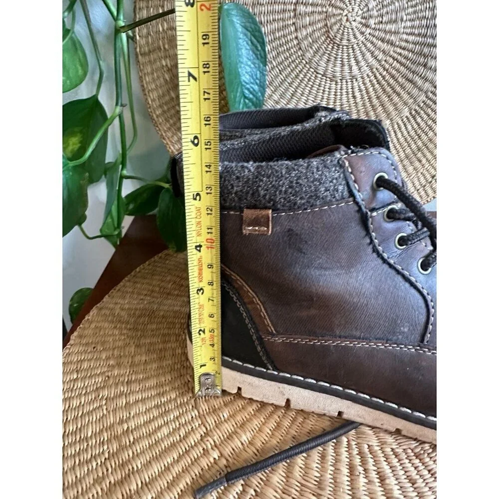 Eddie Bauer youth size 5M brown boots